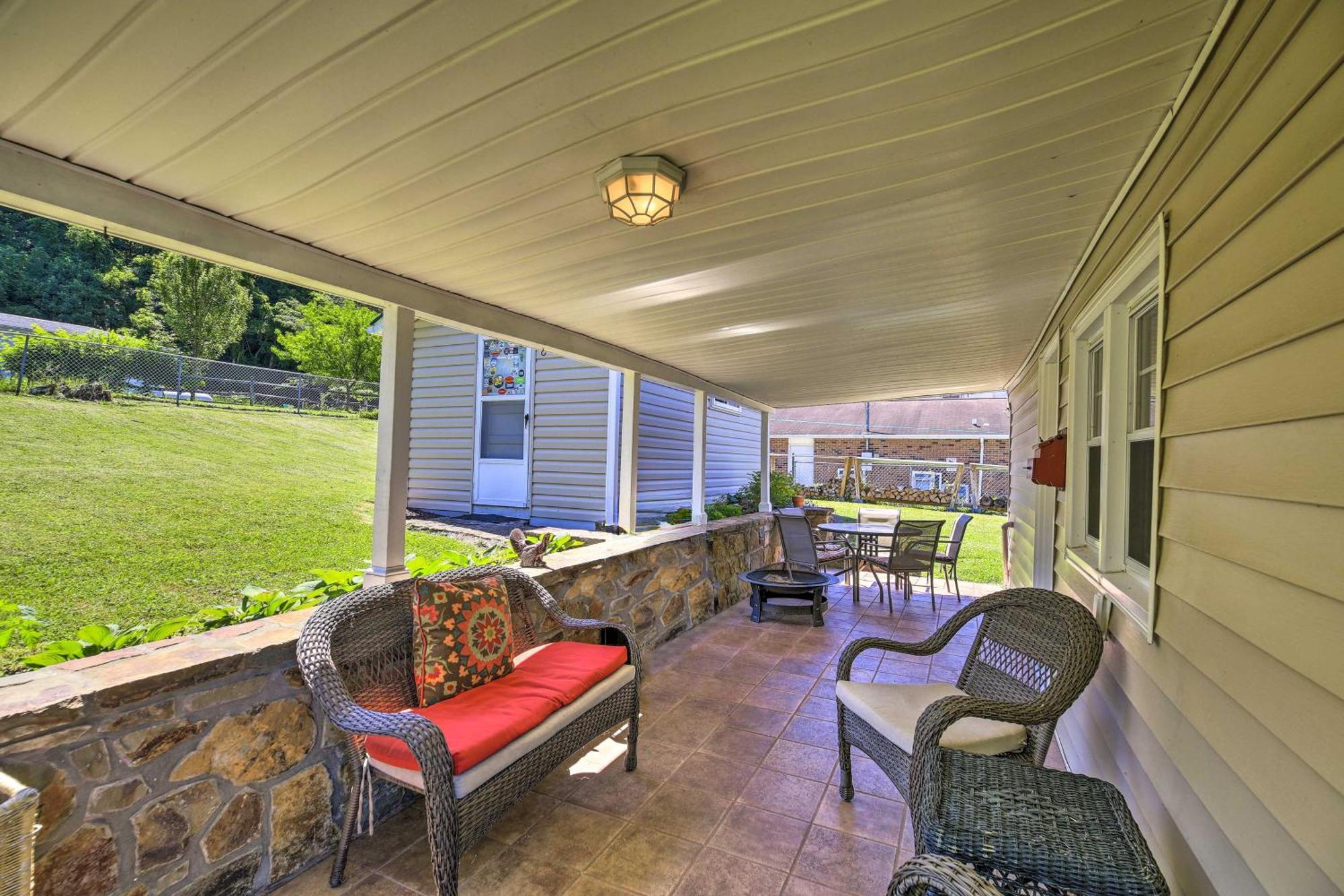 Cozy Damascus Cottage With Porch And Trail Access! Esterno foto
